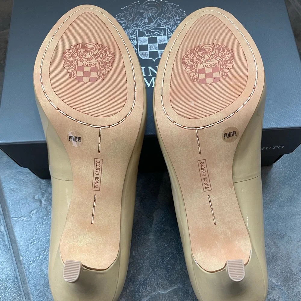 NWB Vince Camuto Nude Soft Cow Patent Heels - Picture 5 of 6